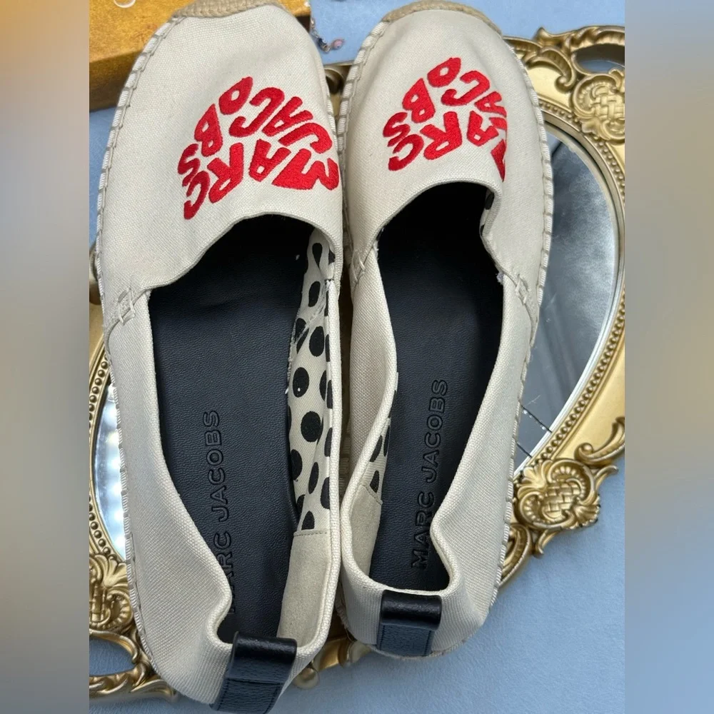 🆕 MARC JACOBS 🧿 NWOB The Marc Heart Espadrille Flat, Red & Cream - Sz 39 US 9